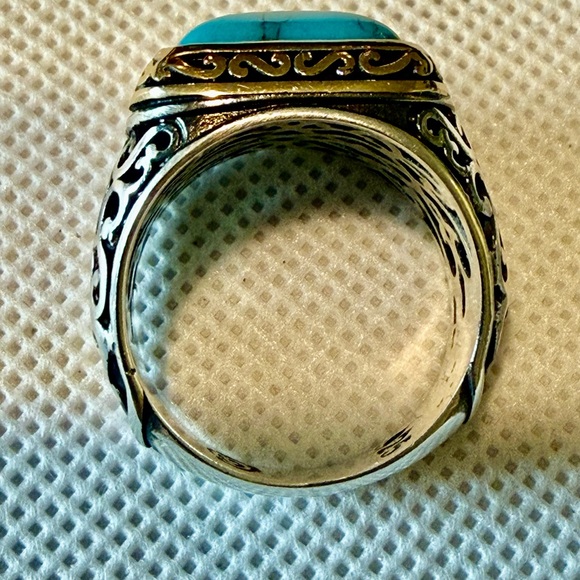 Turquoise and Silver Ring - Picture 7 of 8